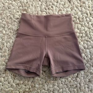 Lululemon wonder 4” shorts size 4